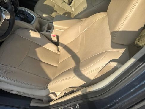 Used 2016 Nissan Rogue SL FWD image 13