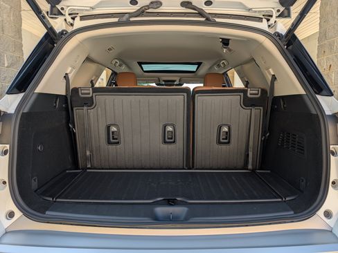 Used 2025 Nissan Pathfinder Platinum w/ Cargo Package FWD image 20