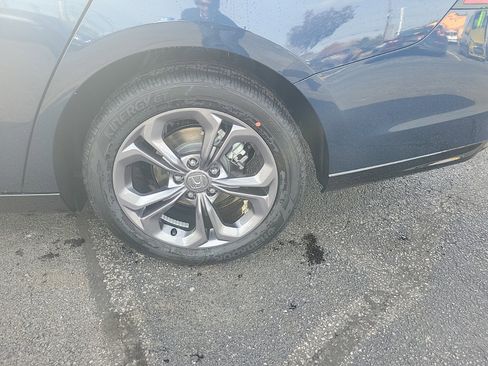 New 2025 Honda Accord EX-L image 10