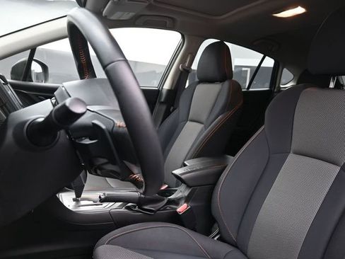 Used 2021 Subaru Crosstrek 2.0i Premium w/ Moonroof Package image 9