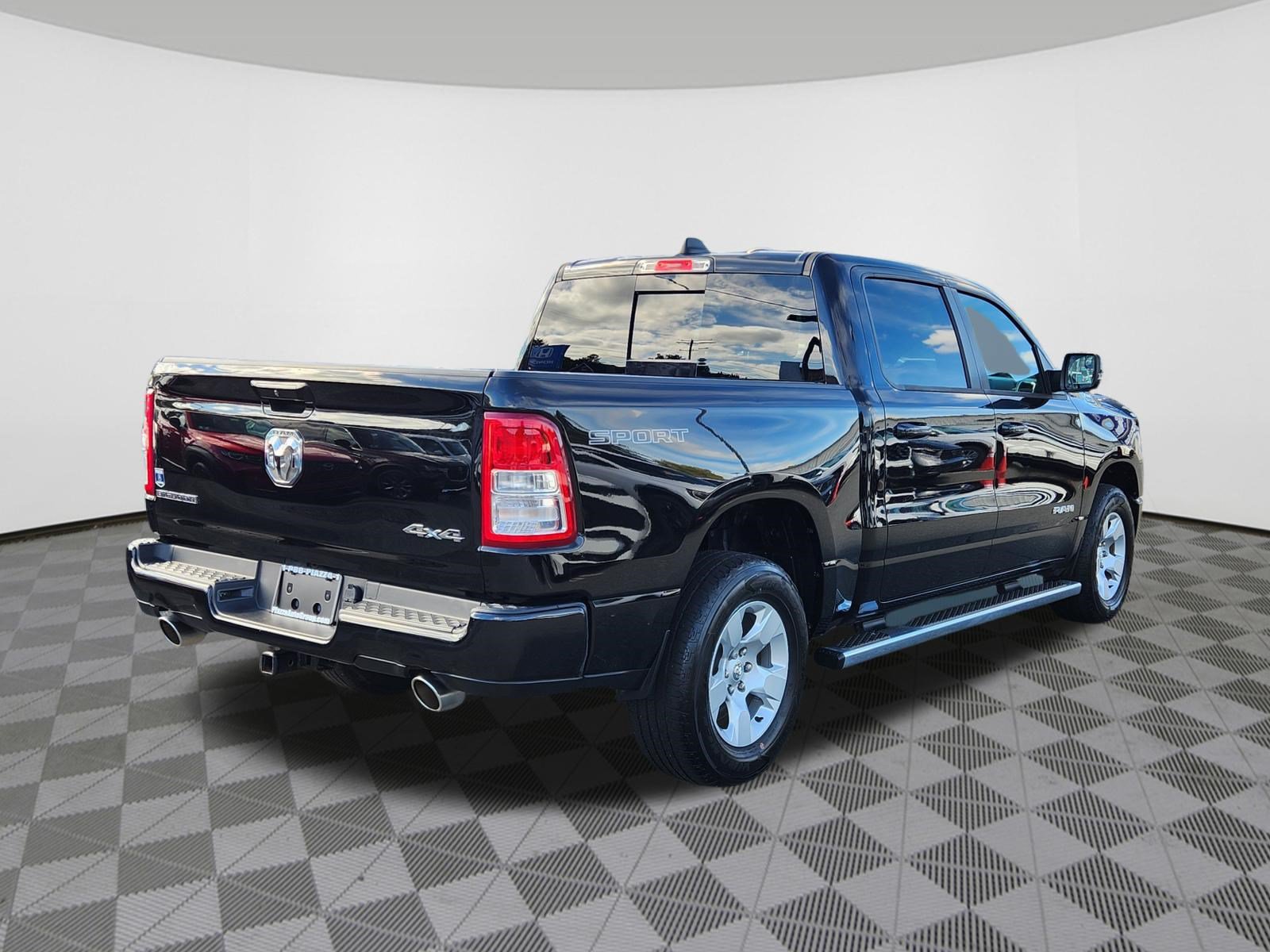 Used 2023 RAM 1500 Big Horn AWD/4WD image 4