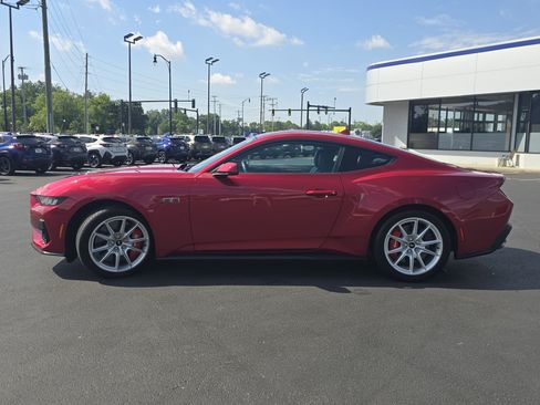 Used 2024 Ford Mustang GT Premium RWD image 4