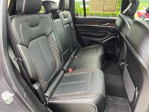 Used 2025 Jeep Grand Cherokee Summit AWD/4WD image 26