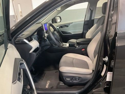 Used 2024 Toyota RAV4 XLE w/ Convenience Package AWD/4WD image 9