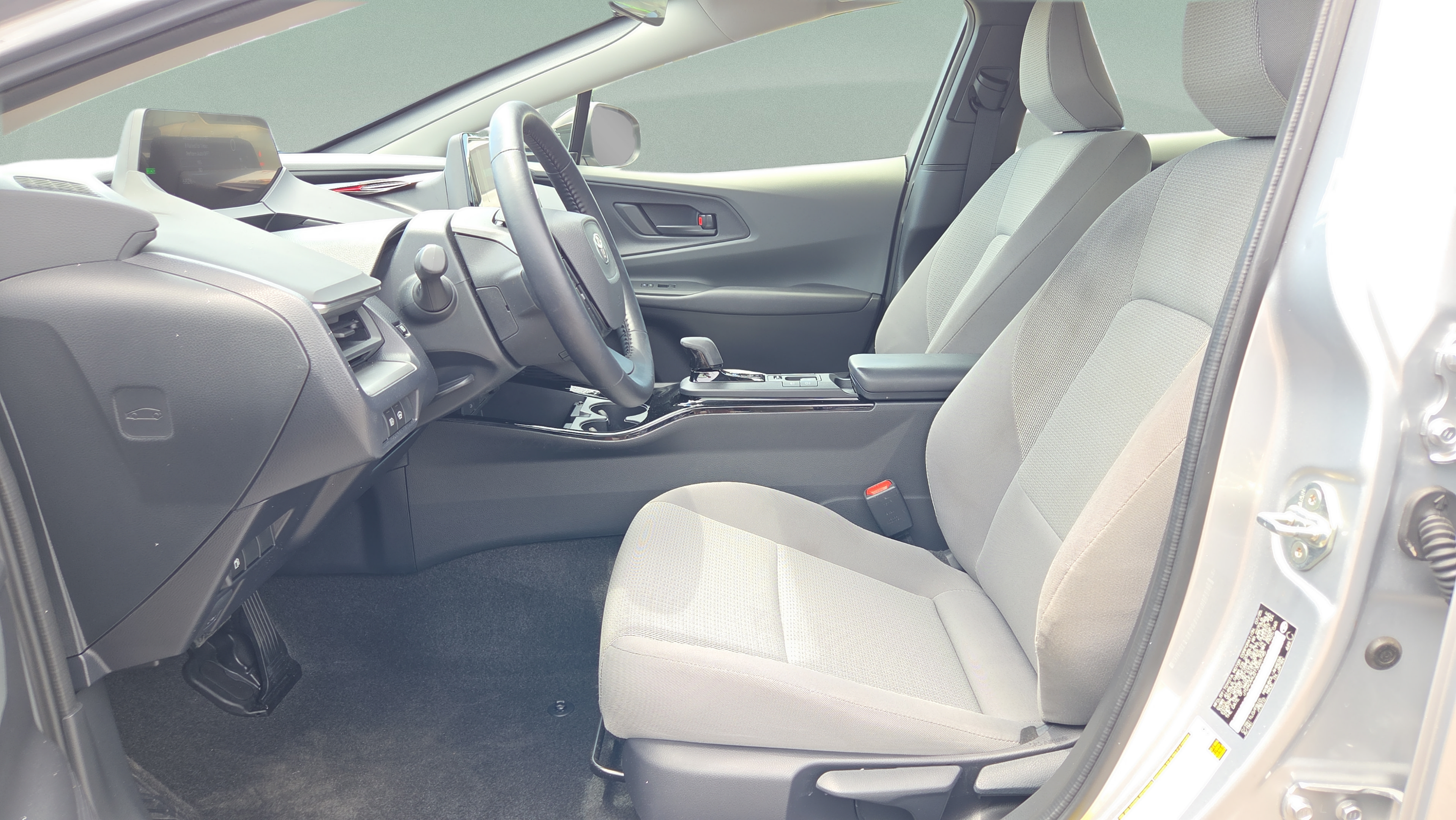 Certified 2026 Toyota Prius LE FWD image 10
