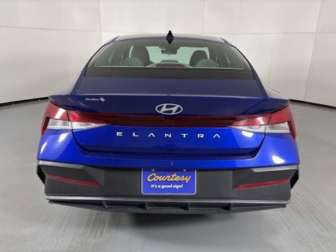 Used 2024 Hyundai Elantra SEL image 7