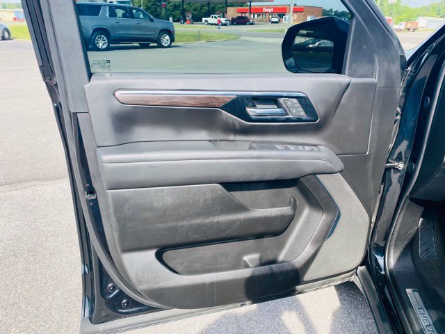 Used 2025 Chevrolet Tahoe LT RWD image 29
