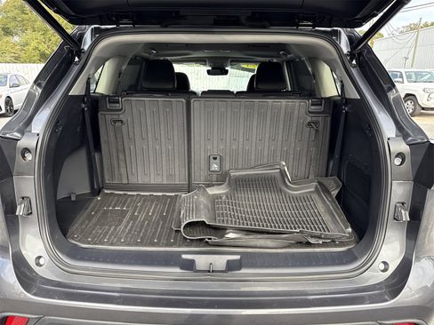 Used 2023 Toyota Highlander L image 33