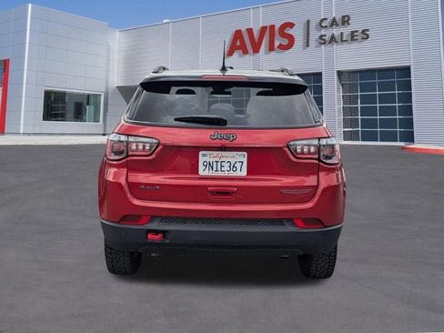 Used 2025 Jeep Compass Trailhawk AWD/4WD image 7