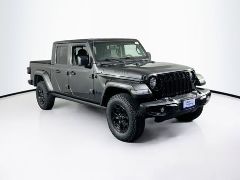 Used 2023 Jeep Gladiator Sport AWD/4WD image 3