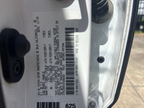 Used 2019 Toyota Tacoma TRD Sport AWD/4WD image 27