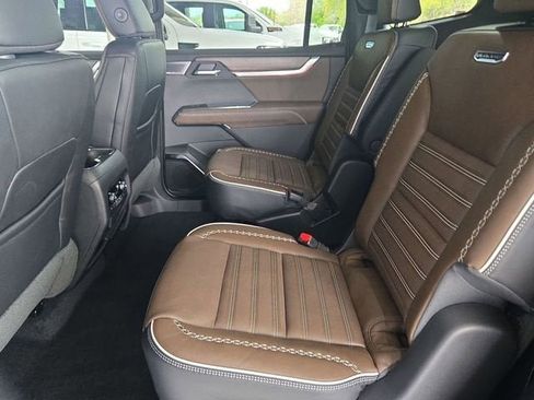 New 2026 GMC Acadia Denali Ultimate image 16