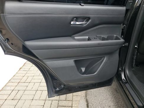 Certified 2024 Nissan Pathfinder SL w/ SL Premium Package FWD image 30