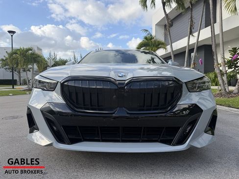 Used 2025 BMW 530i xDrive image 22