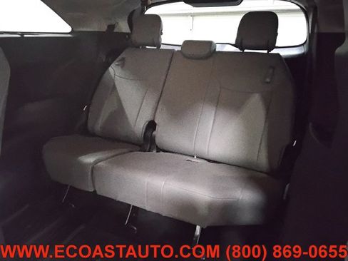 Used 2026 Toyota Sienna XLE AWD/4WD image 14
