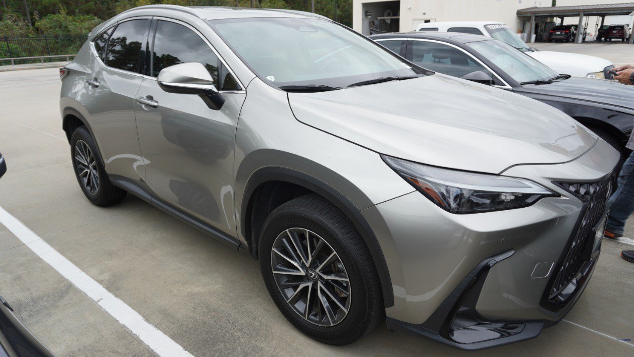 Certified 2025 Lexus NX 250 FWD w/ Towing Package (2000 Lbs) image 3