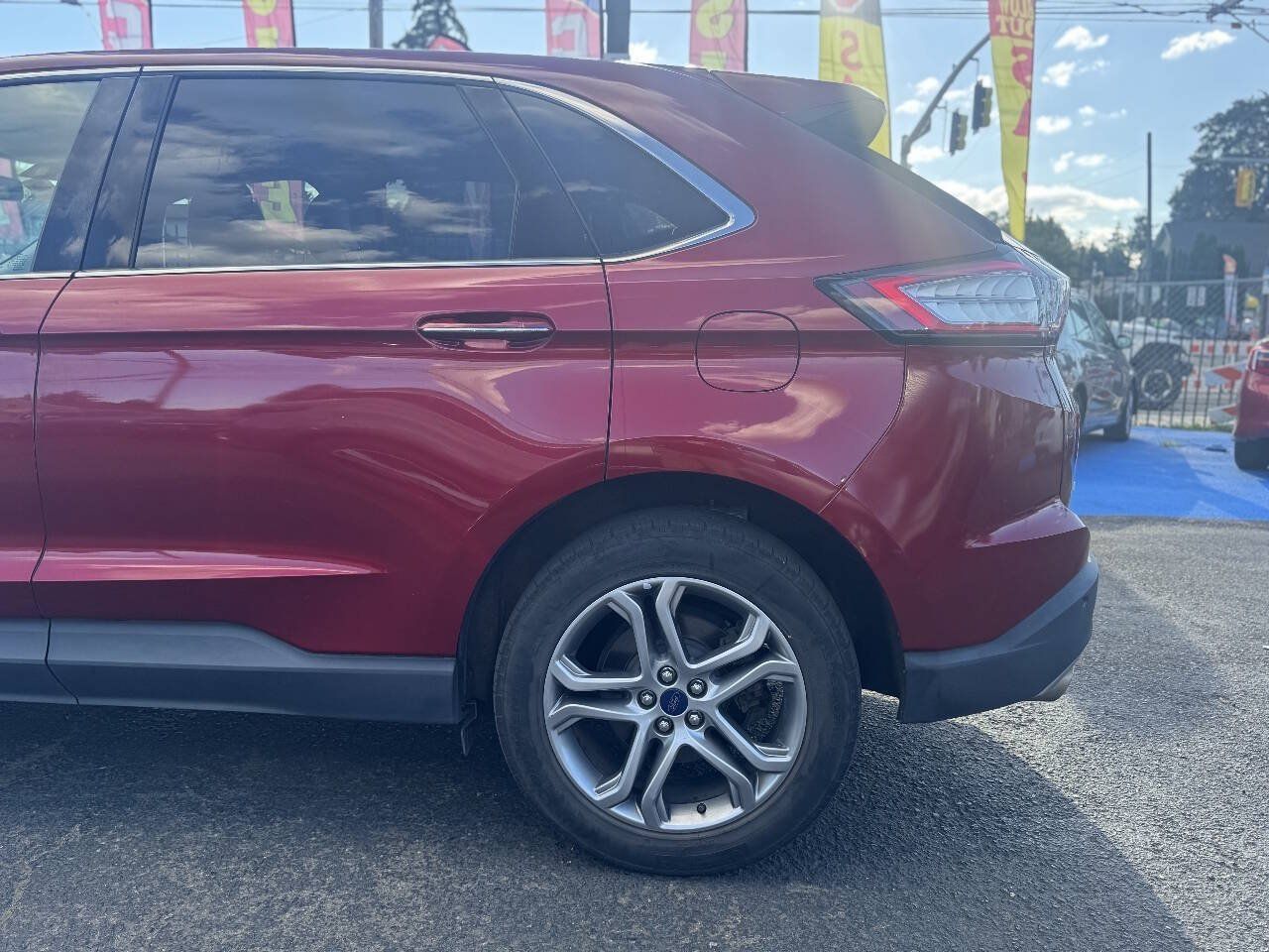 Used 2016 Ford Edge Titanium w/ Technology Package AWD/4WD image 8