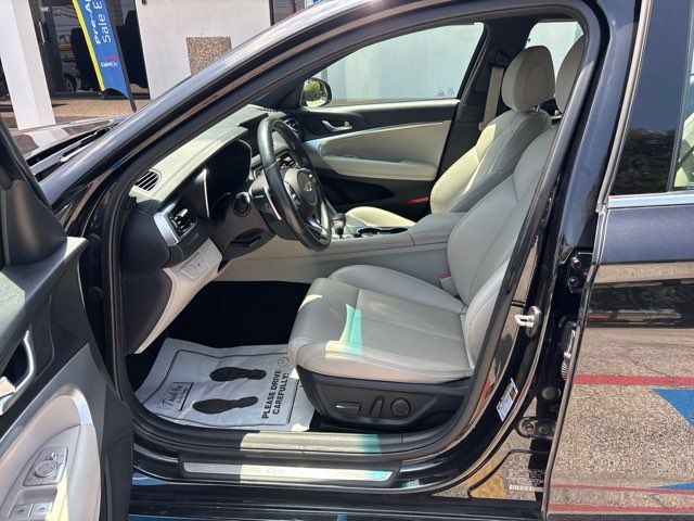 Used 2023 Genesis G70 2.0T RWD image 14