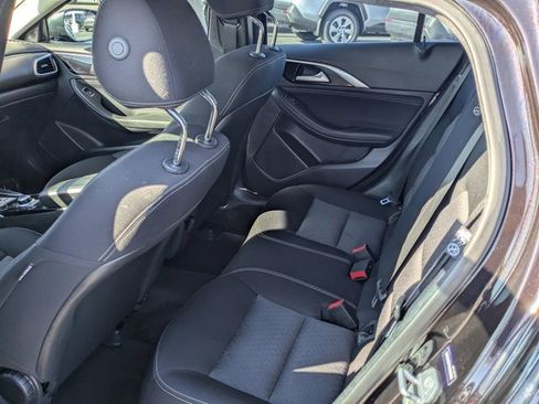 Used 2017 INFINITI QX30 image 14