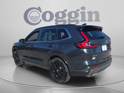 Used 2024 Honda CR-V Sport Touring image 3