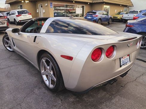 Used 2005 Chevrolet Corvette Coupe w/ Preferred Equipment Group RWD image 9