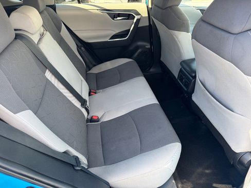 Used 2021 Toyota RAV4 XLE image 18