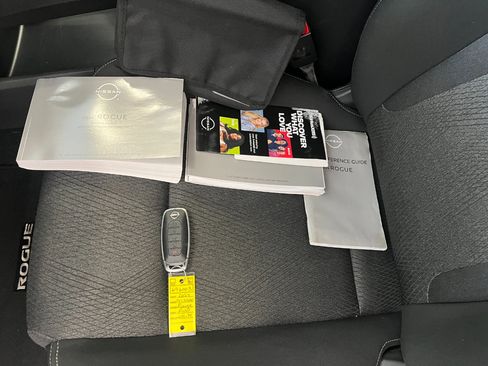 Used 2024 Nissan Rogue SV image 48
