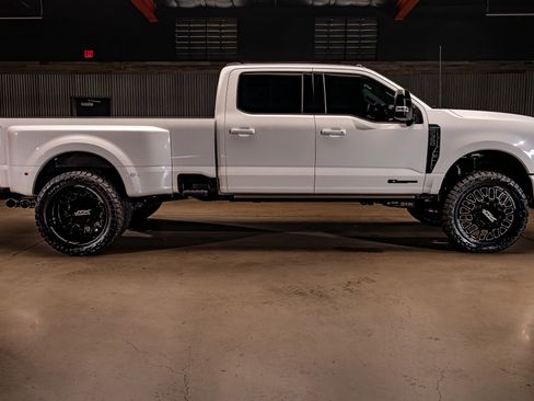 Used 2026 Ford F350 Platinum AWD/4WD image 11
