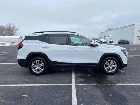 Used 2022 GMC Terrain SLE w/ Driver Convenience Package image 8