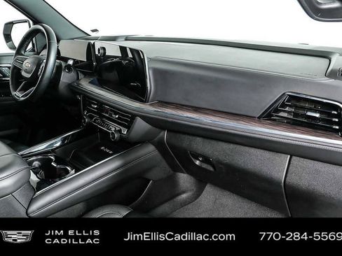 Used 2025 Chevrolet Tahoe LT RWD image 23