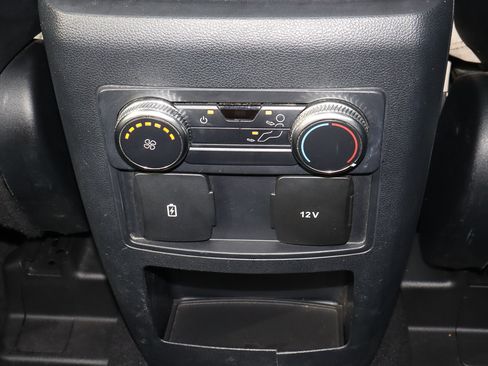 Used 2020 Ford Explorer XLT w/ Equipment Group 202A image 21