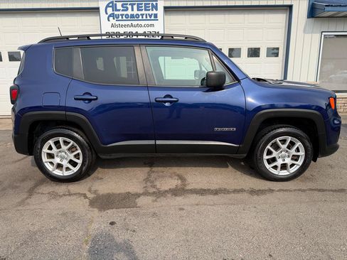 Used 2020 Jeep Renegade Sport w/ Sport Appearance Group AWD/4WD image 2