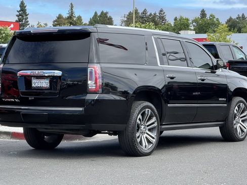 Used 2019 GMC Yukon XL Denali w/ Denali Ultimate Package AWD/4WD image 8