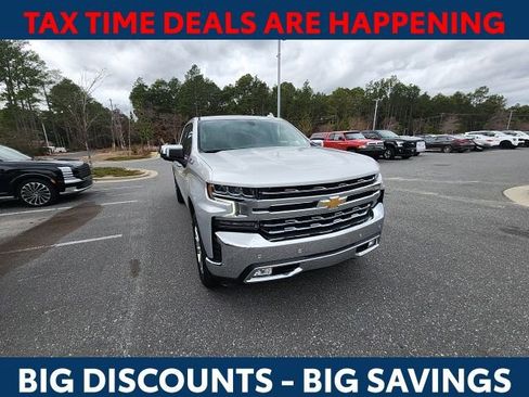 Used 2022 Chevrolet Silverado 1500 LTZ image 3