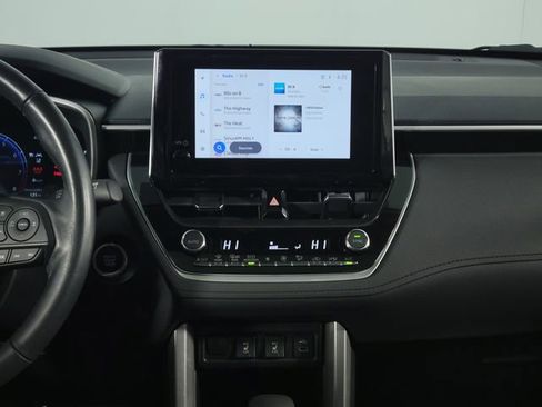 Used 2023 Toyota Corolla Cross XLE w/ Convenience Package image 25