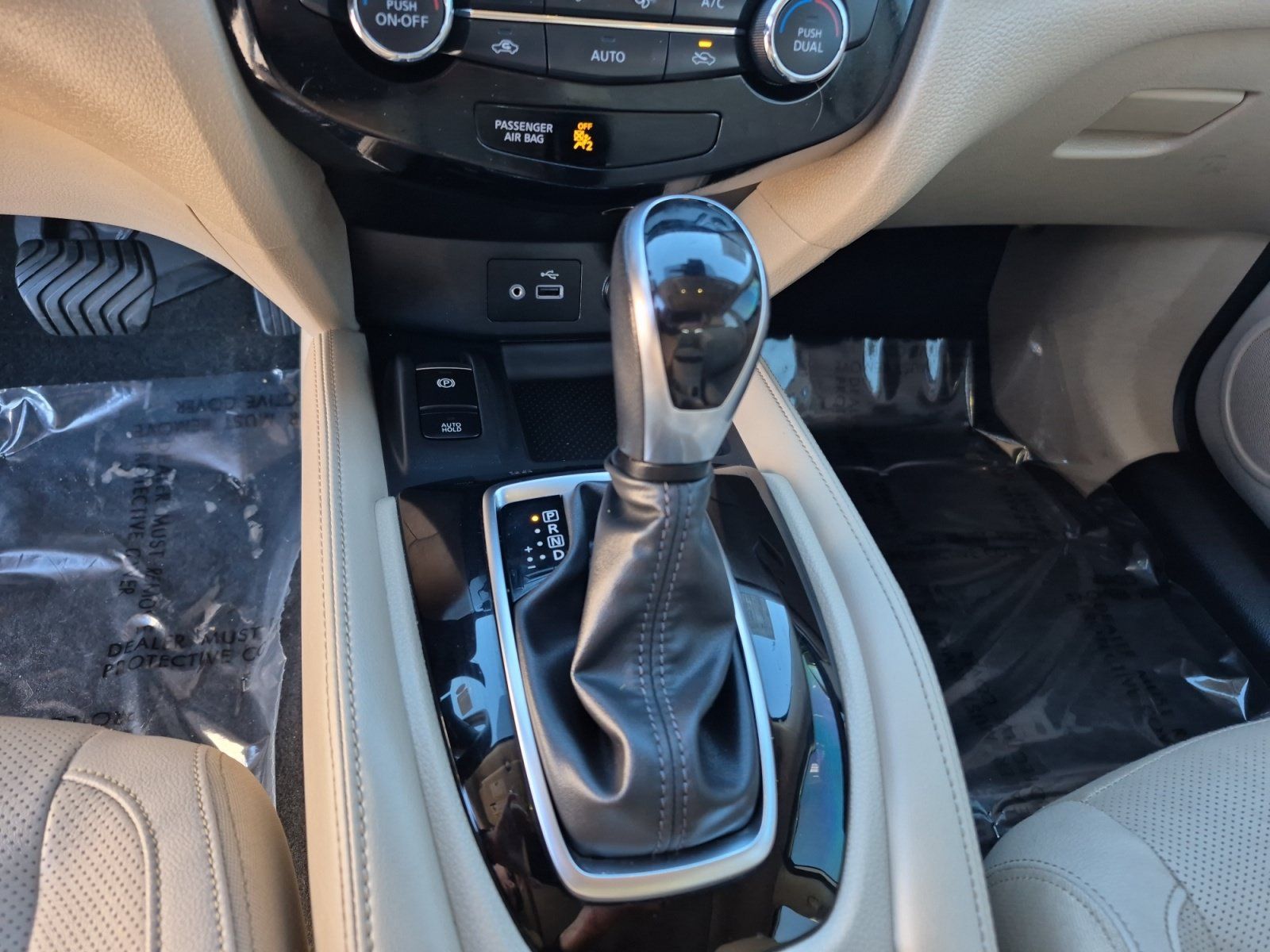 Used 2020 Nissan Rogue SL w/ Premium Package AWD/4WD image 12
