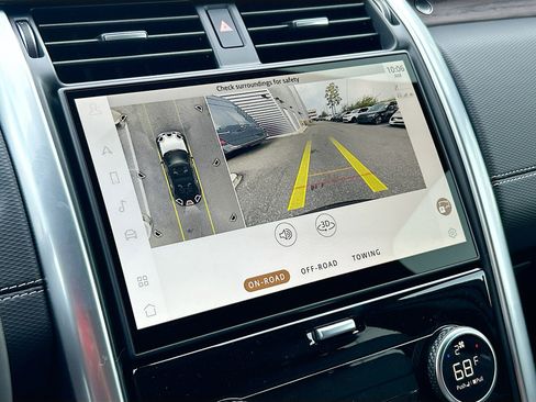 New 2025 Land Rover Discovery Dynamic SE image 24