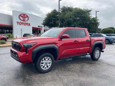 Used 2025 Toyota Tacoma TRD Off-Road AWD/4WD image 1