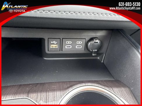 New 2026 Toyota Highlander Platinum image 18