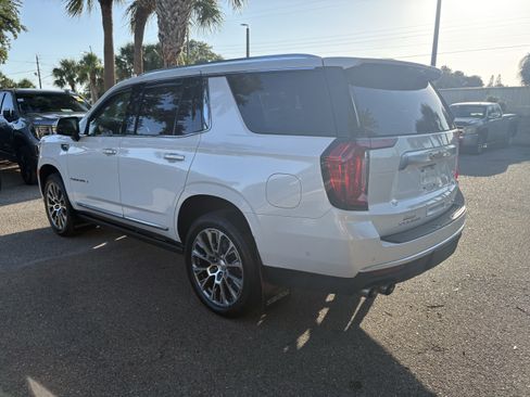 Used 2024 GMC Yukon Denali w/ Advanced Technology Package AWD/4WD image 4