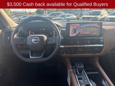 New 2026 Nissan Pathfinder Platinum FWD image 23