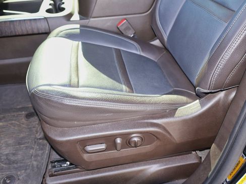 Certified 2022 GMC Sierra 3500 Denali image 13