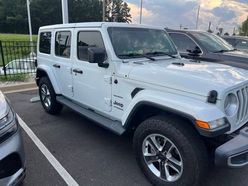 Used 2018 Jeep Wrangler Unlimited Sahara AWD/4WD image 4