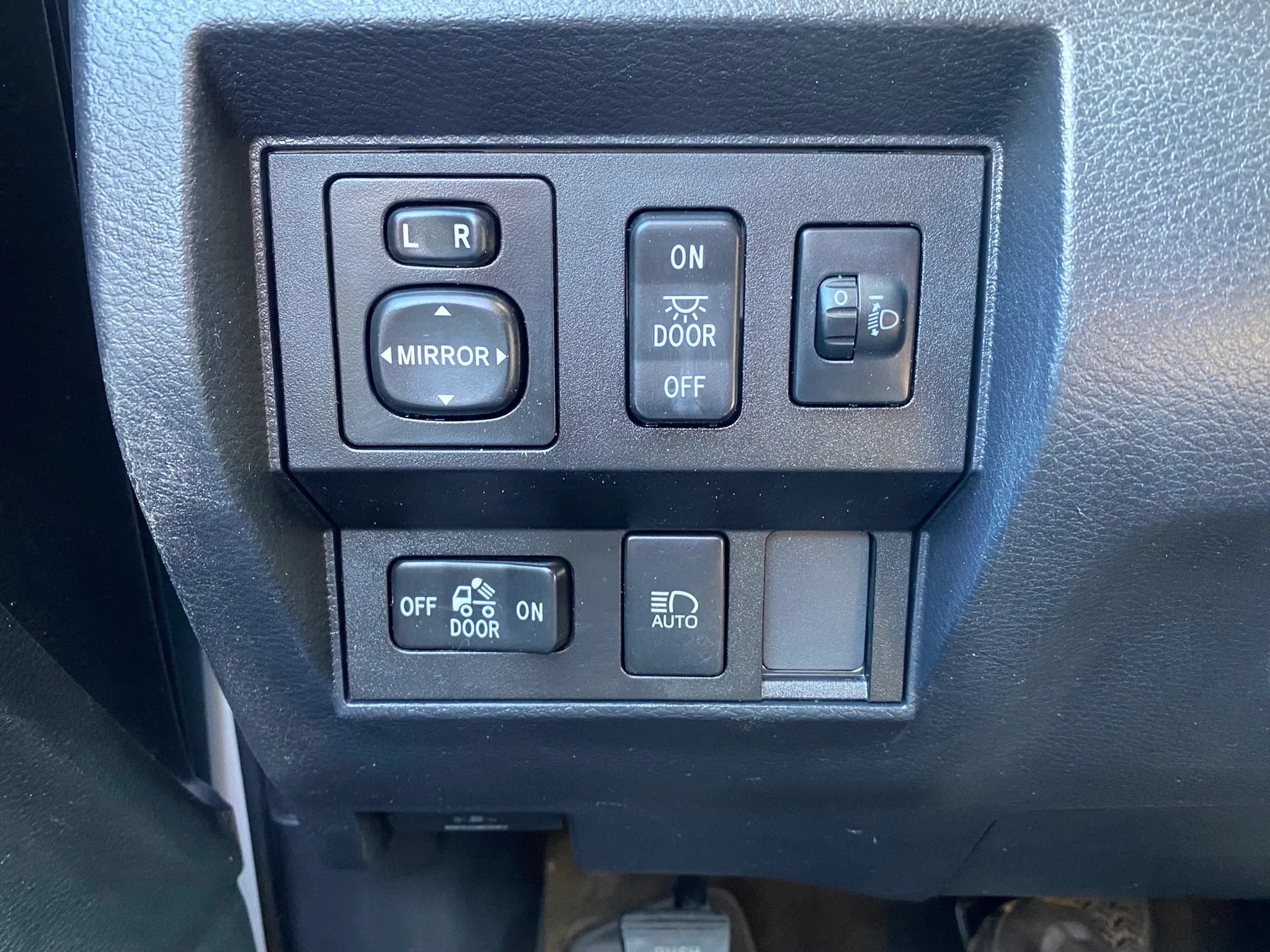 Used 2019 Toyota Tundra SR AWD/4WD image 18