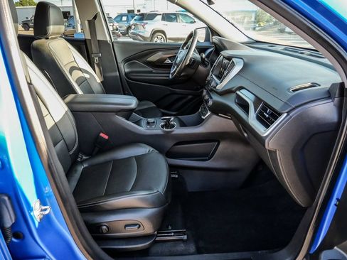 Used 2024 GMC Terrain SLT AWD/4WD image 17