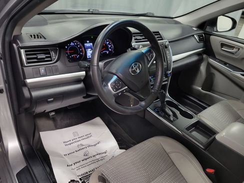 Used 2015 Toyota Camry SE FWD image 16