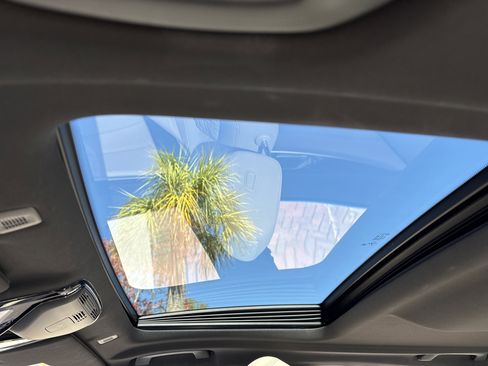 Certified 2023 BMW 530e xDrive w/ Premium Package image 28