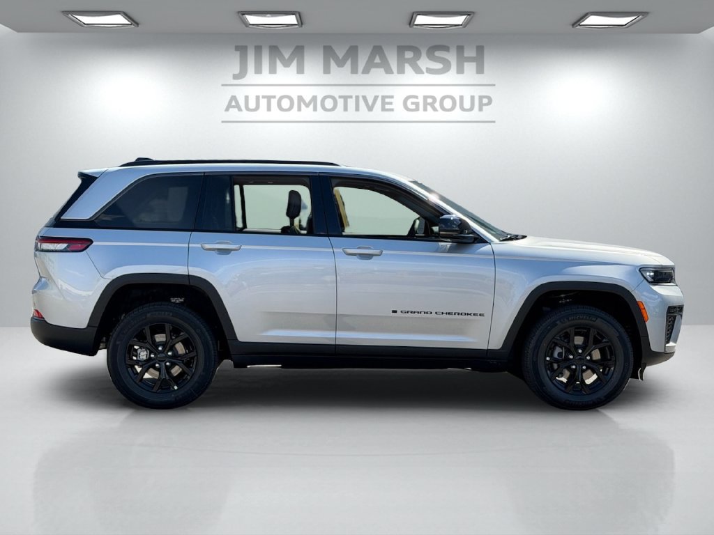 New 2026 Jeep Grand Cherokee Altitude AWD/4WD image 7