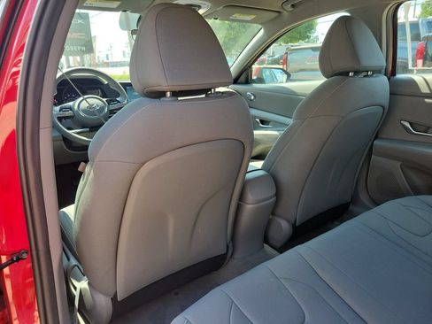 Used 2023 Hyundai Elantra SEL w/ Cargo Package FWD image 11
