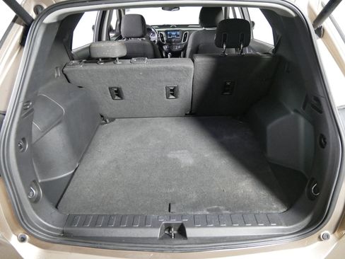 Used 2019 Chevrolet Equinox LT image 18